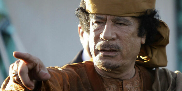 إزفيستيا: دروس القذافي