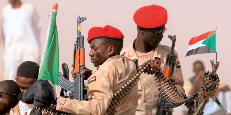 البرهان يعلن حالة الطوارئ في السودان ويحل مجلسي السيادة والوزراء.. إعتقالات لوزراء وقيادات بـ”قوى التغيير” طالت رئيس الحكومة وإنتشار أمني مكثف في الشوارع