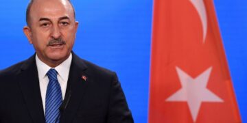 انقرة تتهم اليونان بالدفع بـ”ادعاءات بحرية متطرفة” وتحذر ان حادثة سفينة الأبحاث الفرنسية سيزيد التوترات وتهدد الاستقرار في شرق البحر المتوسط