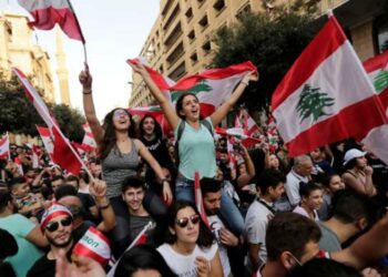 أحزاب لبنانية تتهم طهران بمحاولة بسط نفوذها في البلاد.. ومظاهرات ترفض زيارة وزير خارجية إيران