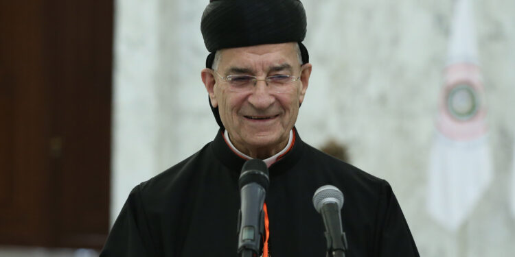 بطريرك الموارنة في لبنان يطالب بإنهاء التدخل في القضاء بعد وقف التحقيق في الانفجار