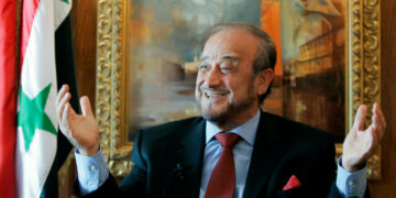 الوطن السورية: الرئيس الأسد يسمح لعمه رفعت الأسد بالعودة إلى البلاد مثل أي مواطن سوري