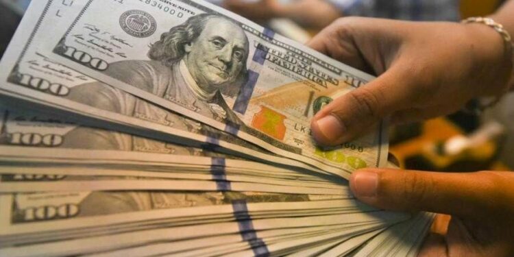 الدولار يتجه لتسجيل ثاني هبوط أسبوعي