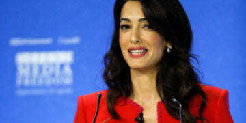 تعيين أمل كلوني مستشارة لدى مدعي المحكمة الجنائية الدولية  للنزاع بدارفور