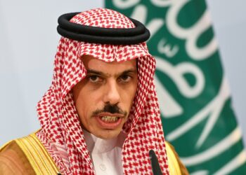 وزير الخارجي السعودي : أصول الأزمة الحالية في العلاقات مع لبنان تعود إلى “هيمنة حزب الله” وعلى المؤسسة اللبنانية وضع مسار يحرر البلد من الهيكل السياسي الحالي