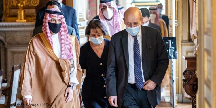 مباحثات سعودية فرنسية حول العلاقات الثنائية والقضايا الإقليمية والدولية