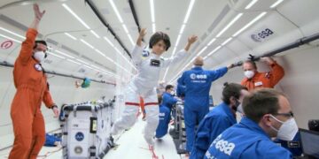 «باربي» تطلق  نسخة جديدة من دمية الأطفال على هيئة رائدة الفضاء الإيطالية «سامنثا كريستوفوريتي»