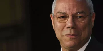 «خذلته غريزته» في الحرب على العراق.. محطات في حياة كولن باول الذي إعترف بخطئه في ما يخص ملف أسلحة الدمار الشامل بالعراق