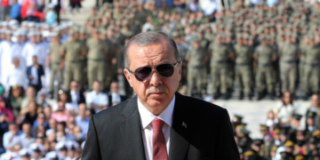 اردوغان يرحب ببيان سفارات غربية عن إلتزامها بمعاهدة دبلوماسية بعد تراجعها عن بيان نشرته حول “كافالا” .. ويتراجع عن طرد سفراء عشر دول