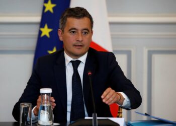 فرنسا تعلن عن إستعدادها لتراجع عن قرار خفض التأشيرات الممنوحة لمواطني دول المغرب العربي بشرط حل أزمة المهاجرين غير الشرعيين