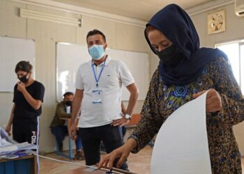 الكاظمي يعلن إتمام إجراء الانتخابات البرلمانية المبكرة في العراق في جو “نزيه وآمن”.. بعد دعوات بالمقاطعة