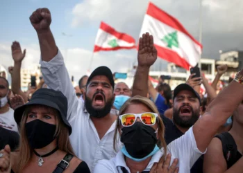 لليوم الثاني.. إحتجاجات شعبية حاشدة في لبنان تنديدًا بارتفاع أسعار المحروقات وتردي الأوضاع المعيشية والاقتصادية