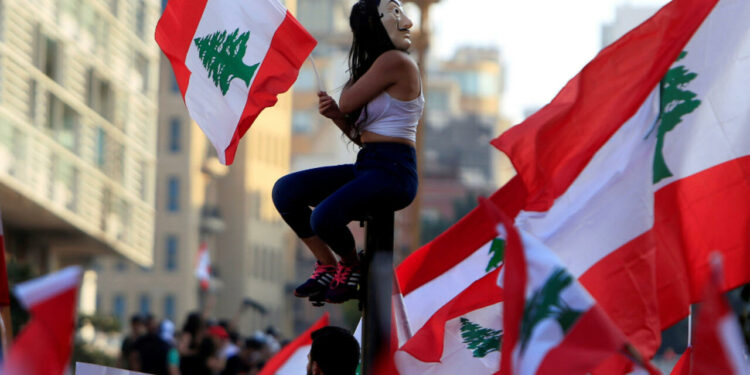 التايمز.. الأزمة في لبنان: الفقر يدفع البعض إلى بيع كلياتهم بسبب تفاقم الانهيار الاقتصادي !!!