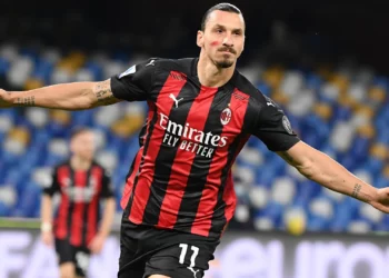 إبراهيموفيتش يحدد موعد اعتزاله بقرار حاسم