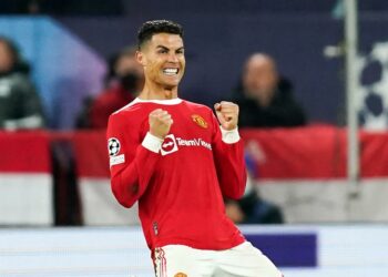 مرشح سابق لرئاسة برشلونة يفجر مفاجأة: حان وقت الجنون لضم رونالدو