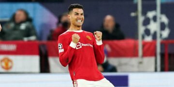 مرشح سابق لرئاسة برشلونة يفجر مفاجأة: حان وقت الجنون لضم رونالدو