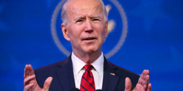 بايدن يؤيد تعويض مهاجرين “فقدوا” أطفالهم بعد فصلهم عنهم خلال عهد ترامب