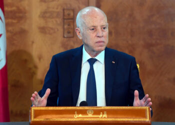 خلال لقائه بشباب عاطلين عن العمل.. الرئيس التونسي: لا يمكن تطهير البلاد إلا بعد تطهير مؤسسات الدولة ممن أرادوا إسقاطها والعبث بمقدراتها