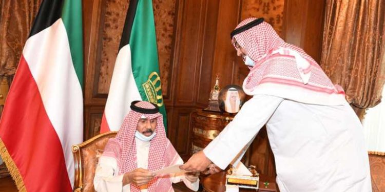الحكومة الكويتية تقدم إستقالتها لأمير البلاد