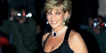 “سبنسر “رؤية سوداوية لحياة الأميرة ديانا التي لقبت ب ” أميرة القلوب “