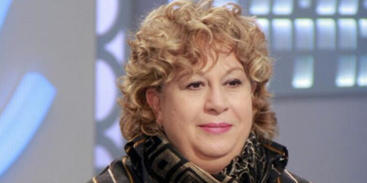 بعد غياب طويل… سمية الألفي تفتح قلبها وتتحدث عن حفيدتها وأسرارها مع فاروق الفيشاوي