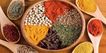 خبيرة بريطانية: 3 توابل تطيل العمر وفعالة في مكافحة أمراض السرطان والسكري والزهايمر