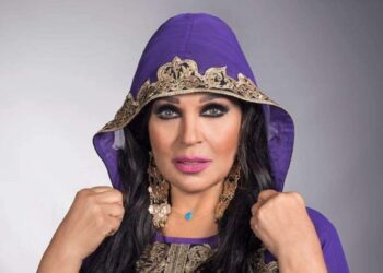 تصريحات غريبة من فيفي عبده لحارس مقبرتها