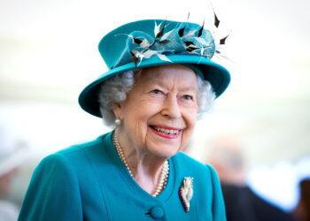 الملكة إليزابيث تلغي إقامة عشاء عيد الميلاد السنوي بسبب متحور أوميكرون