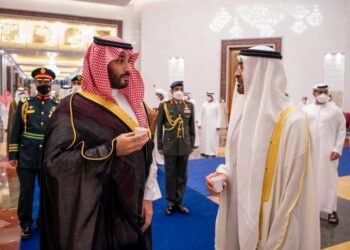 ولي العهد السعودي يصل إلى دولة الإمارات في المحطة الثانية من جولته الخليجية بعد زيارة سلطنة عمان