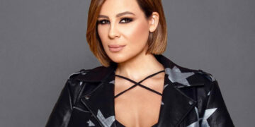 كارول سماحة : “ الحمد الله أنا توفقت في زواجي ، لكن كل الرجال كاذبون .. المتزوج تعيس والعازب مثله”