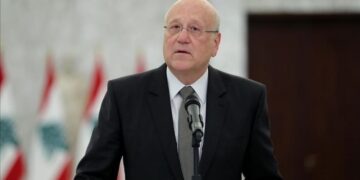 ميقاتي: حزب الله حزبٌ سياسي لبناني ولا سطوة لأي دولة خارجية على البلاد وهناك خللاً في تحقيقات تفجير مرفأ بيروت.. الدستور وجد لمنع التعطيل ويجب إبعاد القضاء عن التجاذبات السياسية