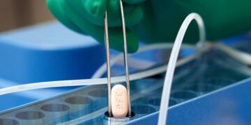 الولايات المتحدة تقر أول دواء مضاد لكورونا عن طريق الفم