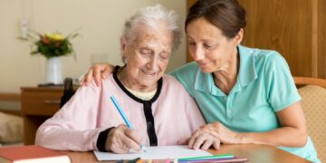 تحذير.. مادة غذائية تحفّز مرض ألزهايمر