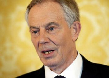 وزير الدفاع البريطاني الأسبق يفجر مفاجأة: حكومة بلير أمرتني بحرق مذكرة سرية حول شرعية حرب العراق