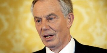 وزير الدفاع البريطاني الأسبق يفجر مفاجأة: حكومة بلير أمرتني بحرق مذكرة سرية حول شرعية حرب العراق