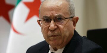 وزير الخارجية الجزائري يؤكد أن مشوار المصالحة الفلسطينية إنطلق.. وحماس تدعم دور الجزائر لإنهاء الإنقسام الفلسطيني