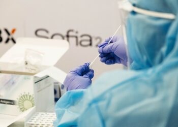 الجزائر تدعم تونس بمليون جرعة لقاح مضاد لفيروس كورونا￼￼