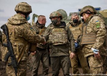 الإتحاد الأوروبي مستعد لفرض عقوبات “غير مسبوقة” إذا هاجمت روسيا أوكرانيا