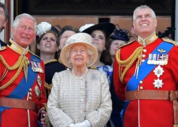 بعد الفضيحة الجنسية.. عقاب صارم من الملكة إليزابيث لإبنها الأمير أندرو !!!