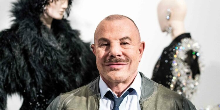 وفاة مصمم الأزياء الفرنسي الشهير تيري موغلر￼￼