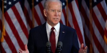 بايدن: الجيش يشارك في مواجهة كورونا “عدو الولايات المتحدة”