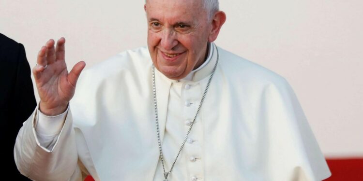 البابا فرنسيس يدافع عن اللقاحات ويدعو إلى مواجهة إنتشار “معلومات لا أساس لها”