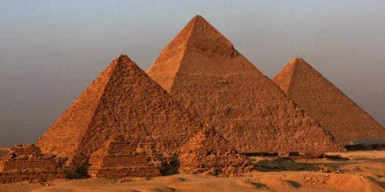 إيرادات السياحة في مصر تجاوزت 13 مليار دولار في 2021