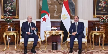 السيسي وتبون يتّفقان على إنعقاد القمة العربية وعلى أهميّة إجراء الإنتخابات في ليبيا والتوصّل إلى إتفاقٍ مُنصف بشأن سد “النهضة” وتطوير التعاون الاقتصادي والعمل لحفظ مكانة البلدين إفريقيًّا وعالميًّا￼￼