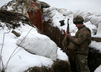 أوكرانيا تتعهد “مواصلة تفكيك” الجماعات الموالية لروسيا بعد الإتهامات البريطانية لموسكو