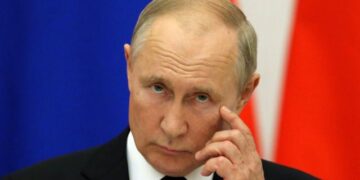  بوتين يتهم أمريكا بمحاولة جر روسيا إلى الحرب.. واشنطن تعرض تبادل المعلومات بشأن الصواريخ وتطالبه بسحب قواته فورا.. الرئيس الأوكراني يحذر من حرب واسعة النطاق في أوروبا 