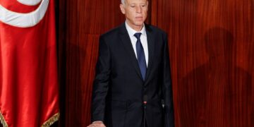 الأمم المتحدة ومبعوثو مجموعة السبع يطالبون الرئيس التونسي بالرجوع عن قراره بحلّ المجلس الأعلى للقضاء