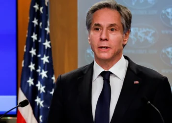 بلينكن طلب من لافروف “إحتواء فعلي للتصعيد يمكن التحقق منه والوثوق به” ويهدد برد سريع على أي هجوم روسي على أوكرانيا