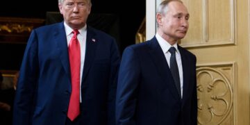 “عبقري ورائع”.. ترامب مُعجب بإعتراف بوتين بإستقلال دونيتسك ولوغانسك ويؤكد أن تكتيكاته كانت “ذكية”