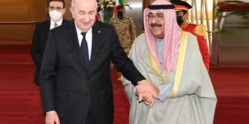 الرئيس الجزائري من الكويت : لن نقبل المساس بأمن دول الخليج ونحاول التقرب والدفاع عنهم رغم البعد الجغرافي